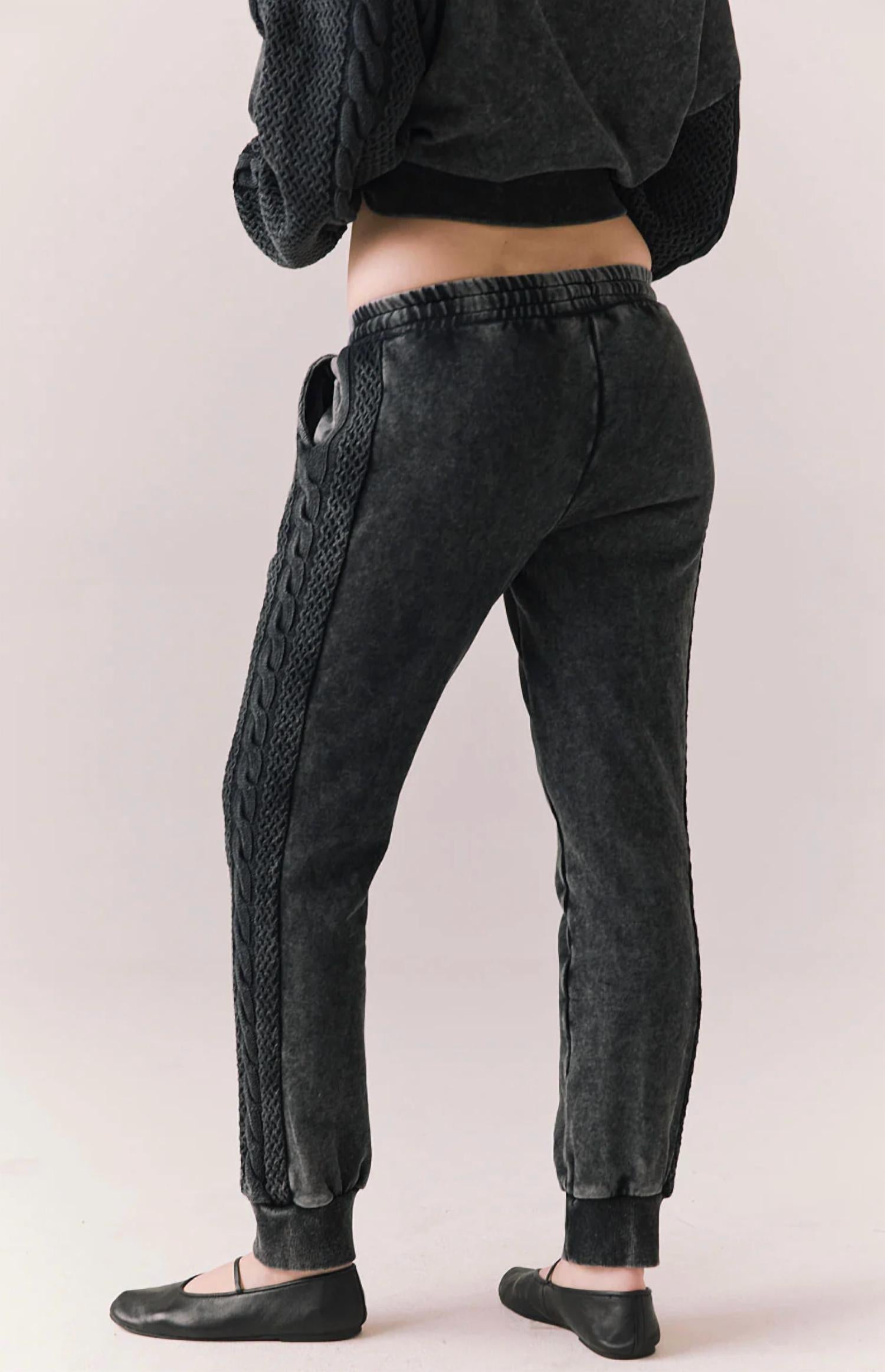 Chaser Bay Joggers in true black - women's pants - detail view