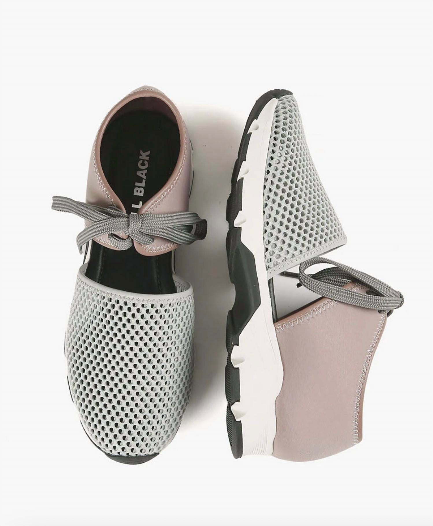 All Black - Women's Amazing Mesh Sneakers