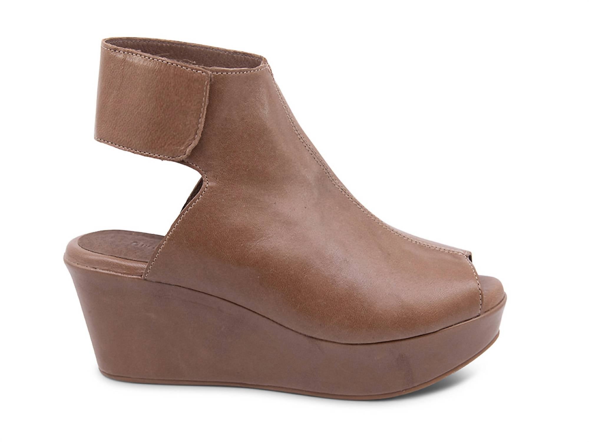 Chocolat Blu - Women's White Wedge Sandals