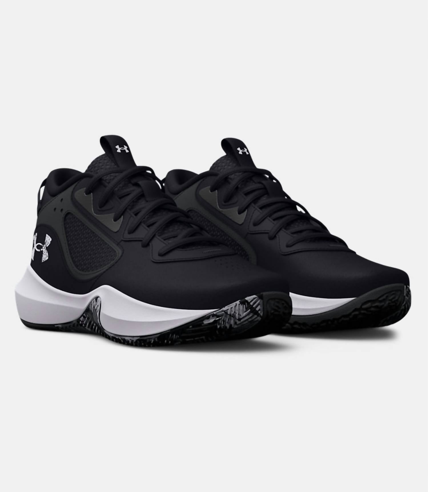 UNDER ARMOUR Men's Lockdown 6 Basketball Shoes in black white - men's sneaker - detail view