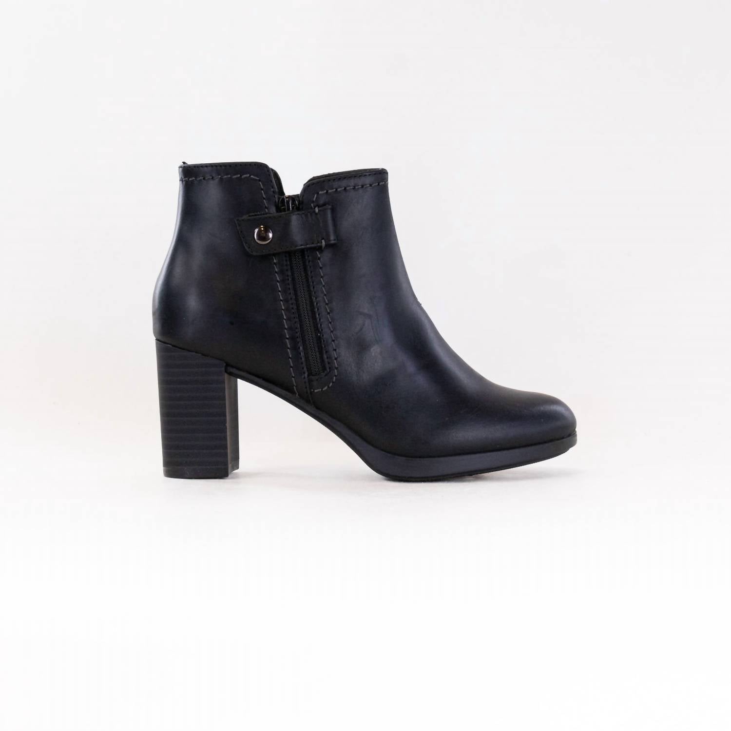 Clarks - Women’s Ankle Shat Boots