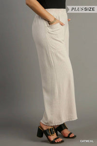 Umgee - Linen Blend Wide Leg Pants With Frayed Details - Plus