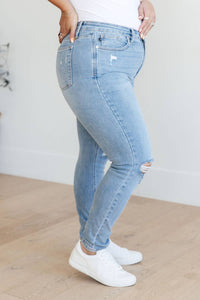 Judy Blue - Mid Rise Tummy Control Distressed Skinny Jeans