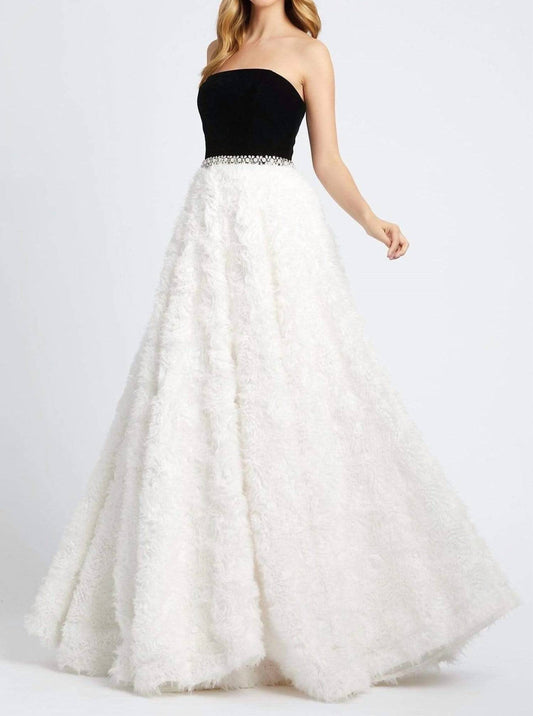 STRAPLESS BALL GOWN