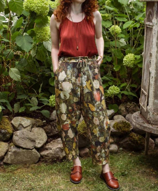 Market Of Stars - I Dream In Flowers Boho Linen Bee Print Cropped Pants