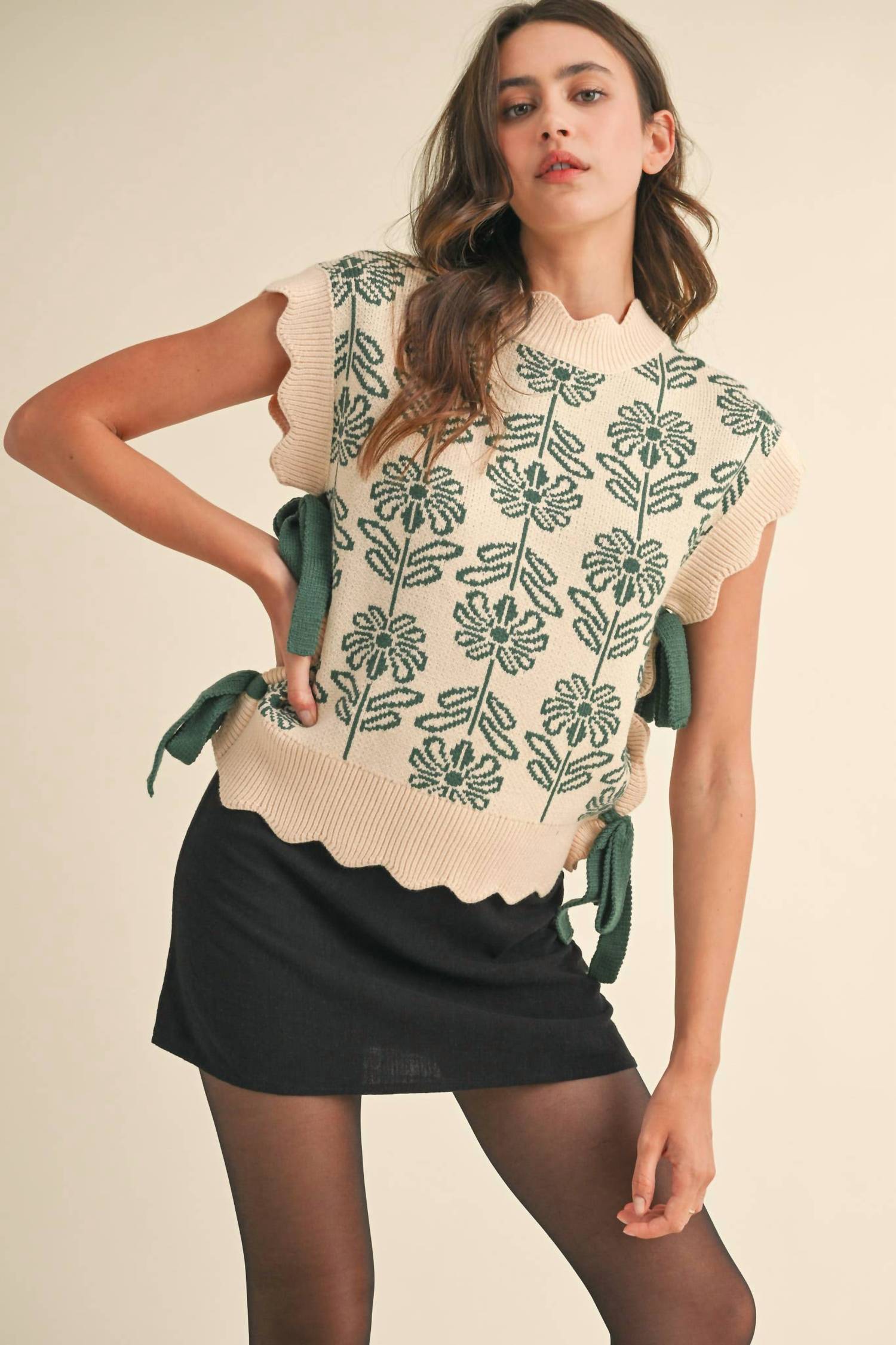 &Merci - Mock Neck Floral Sweater Vest