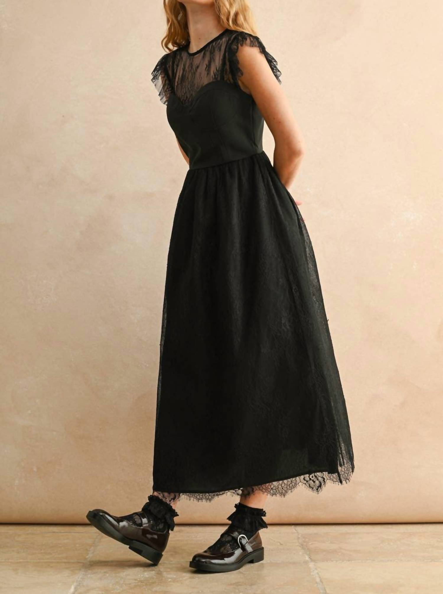 Miou Muse - Lace Midi Dress