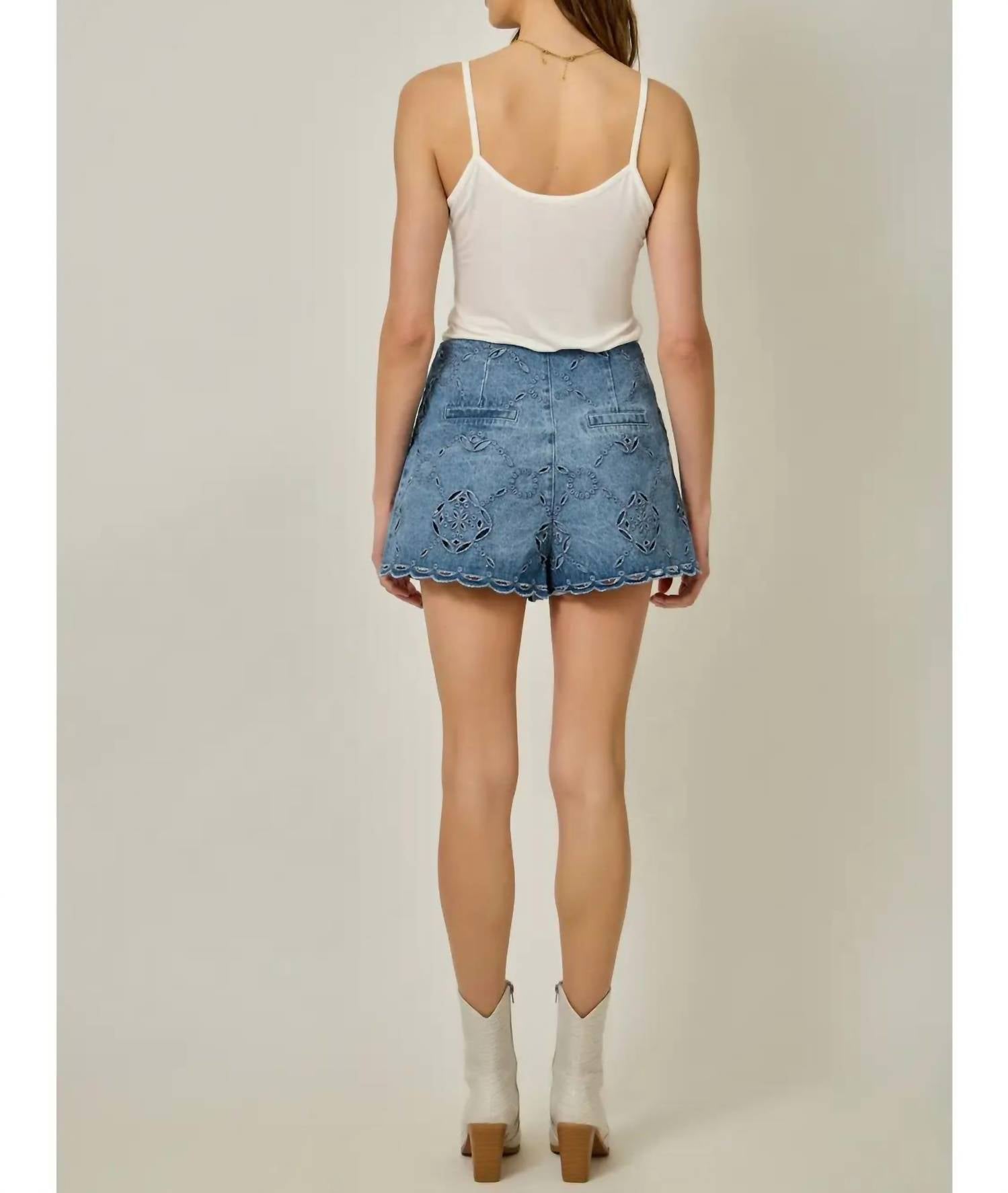 Mystree - Scallop Hem Eyelet Shorts