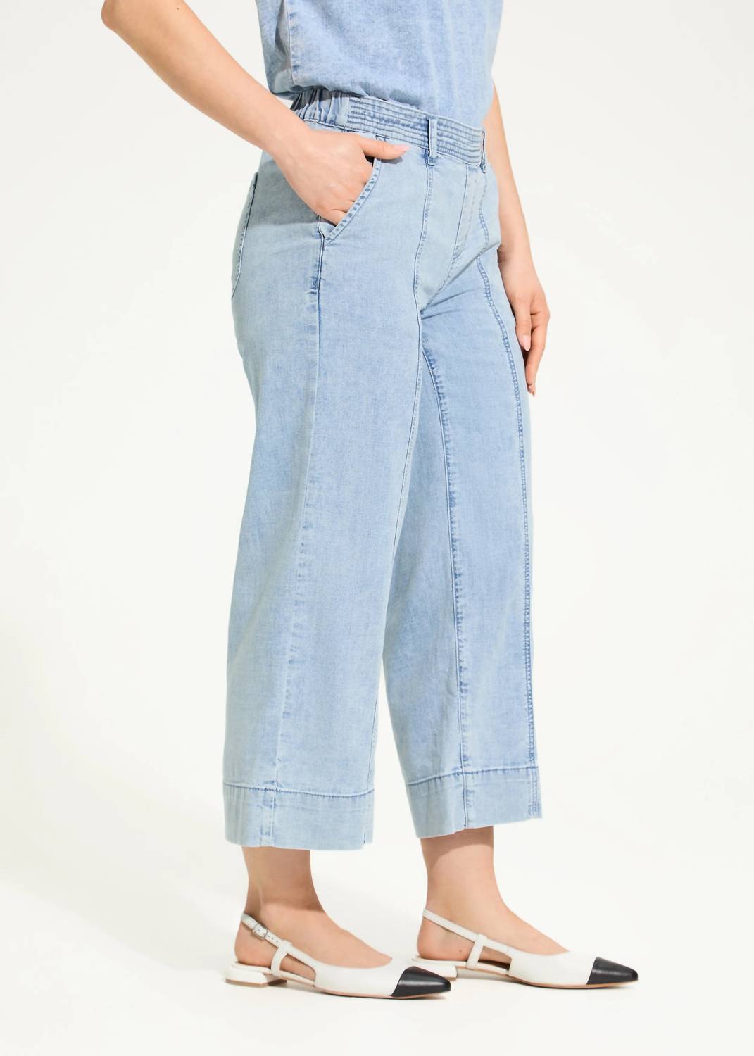 FDJ Peg Pull-on Wide Crop Trousers in powder wash - women's pants - detail view
