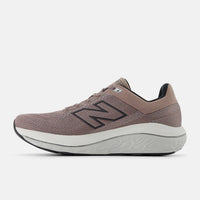 New Balance Men's 860v14 Shoes in earth shadow - men's shoe - detail view