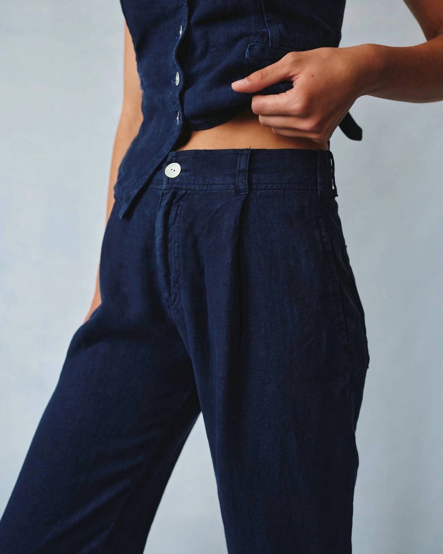 Bella Dahl - Luxe Linen Pleated Wide Leg Ankle Pant