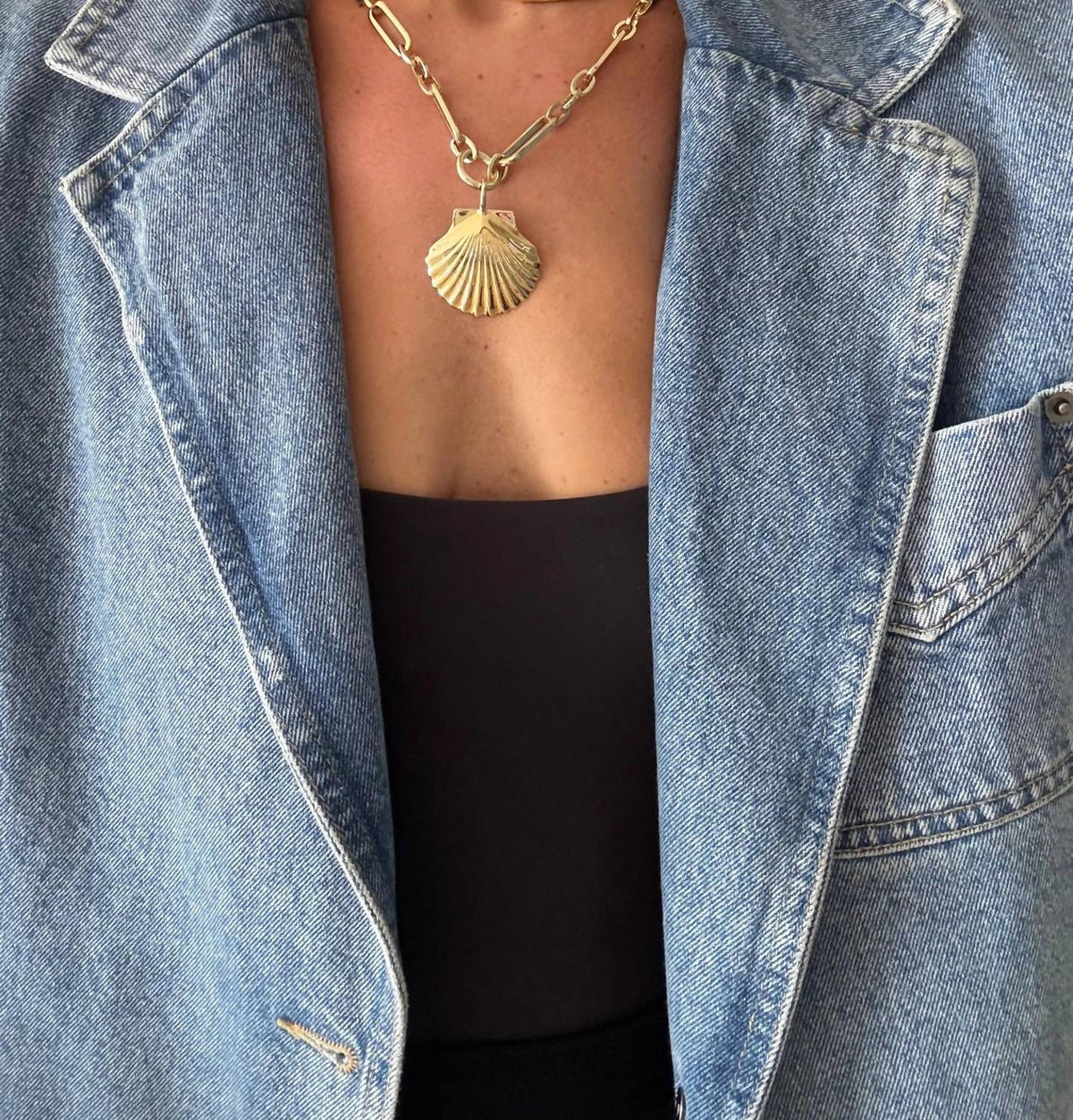 Eklexic - Women's Shelly Pendant