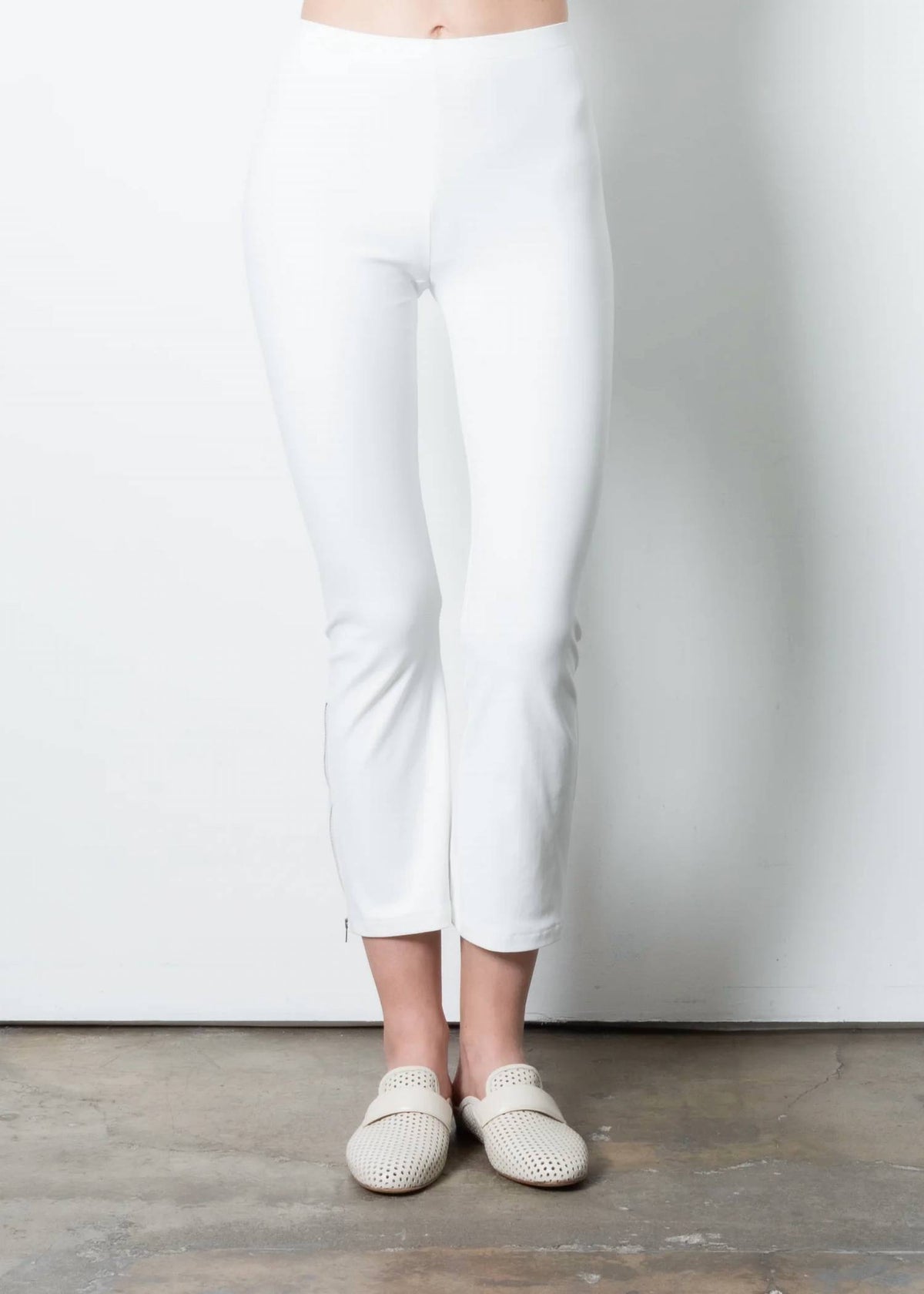 Elaine Kim - TECH STRETCH CROPPED SIDE ZIP LEGGING - MITRA CORE
