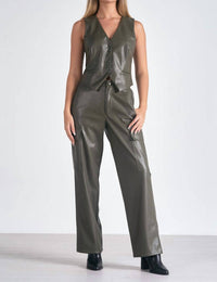 Elan - FAUX LEATHER CARGO PANTS