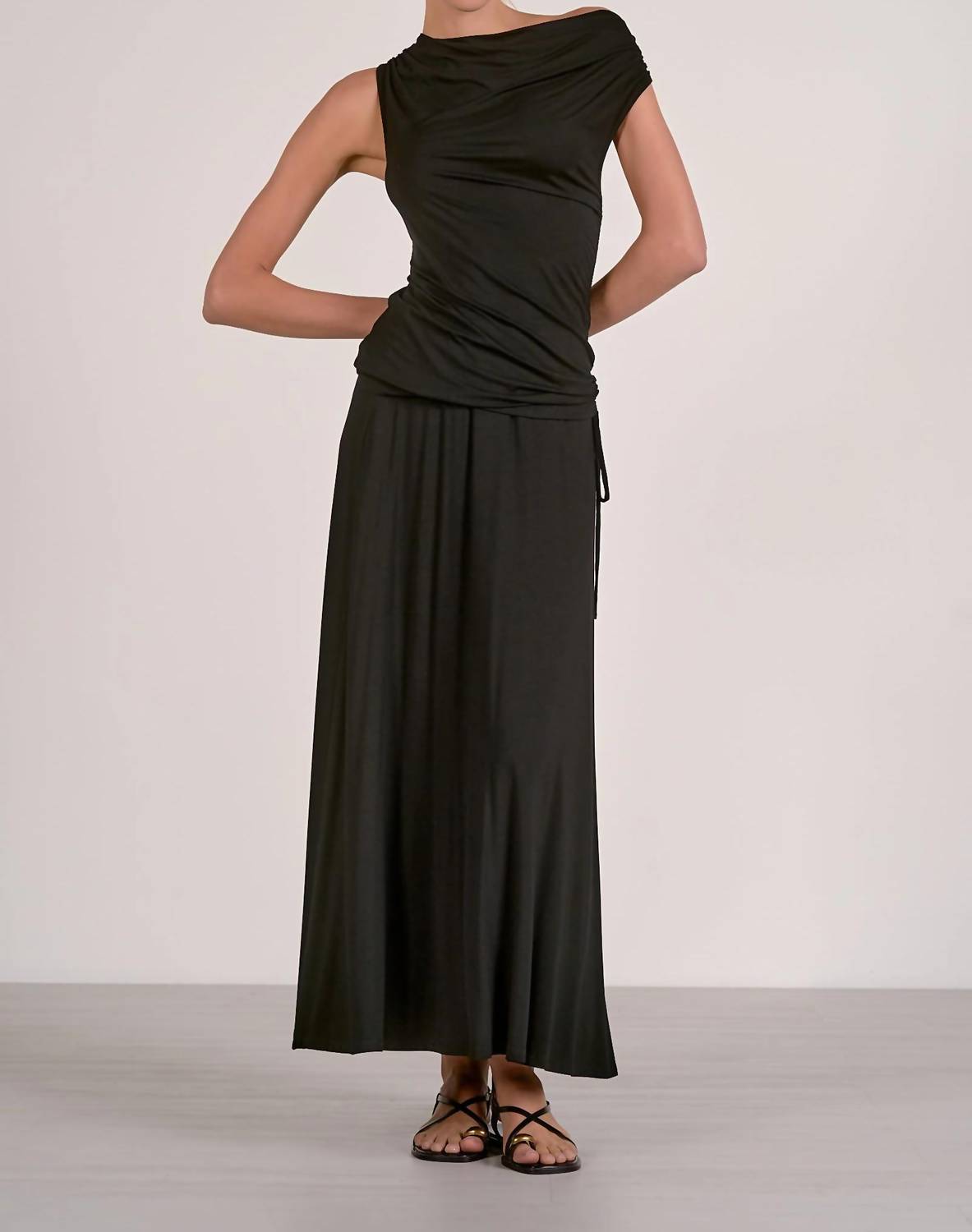 Elan - Sleeveless Drape Top