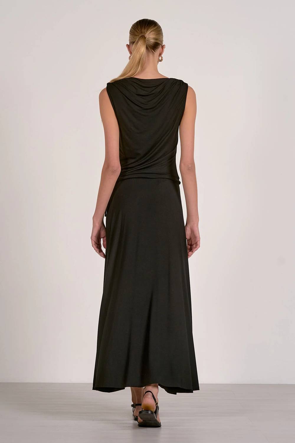 Elan - Sleeveless Drape Top