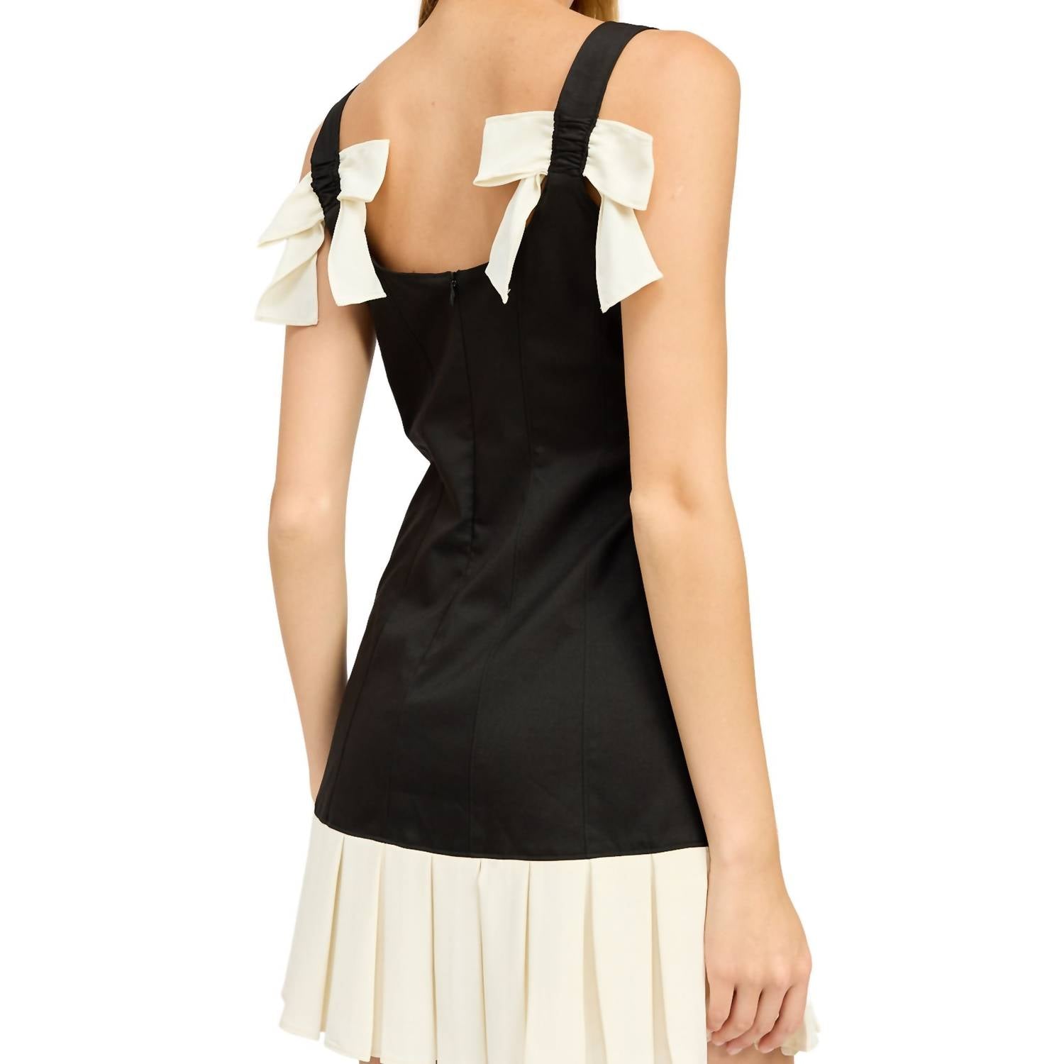 En Saison - Clarisse Fitted Mini Dress - black - clothing - dresses