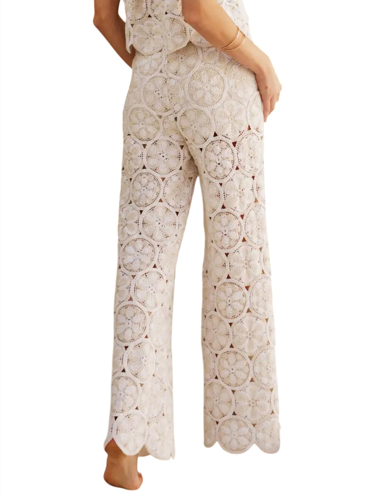 Endless Blu. - Floral Crochet Pant