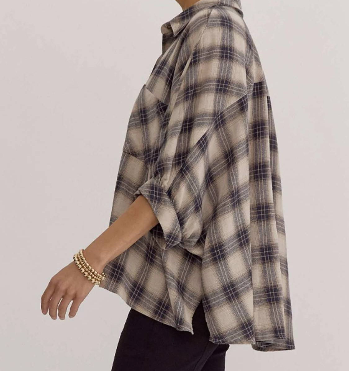 Entro - Effortless Oversized Plaid Button-down Top