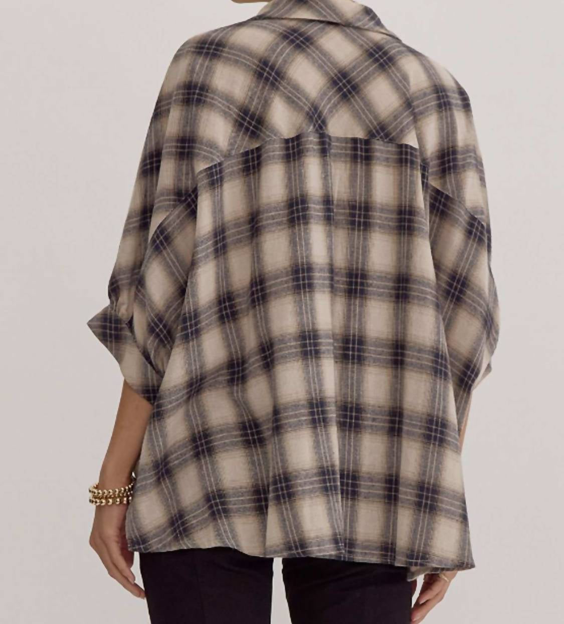 Entro - Effortless Oversized Plaid Button-down Top