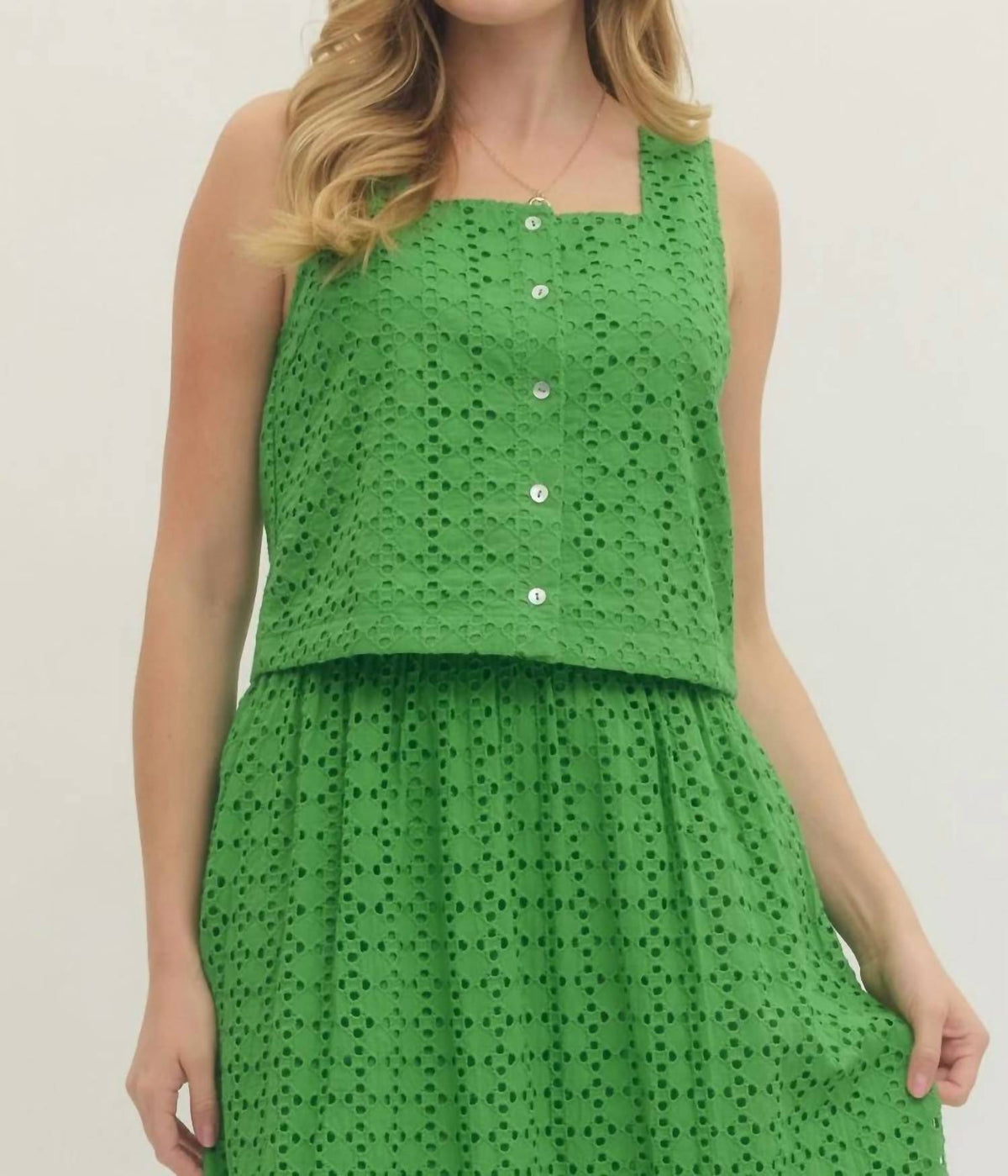 Entro - Eyelet Buttoned Sleeveless Top
