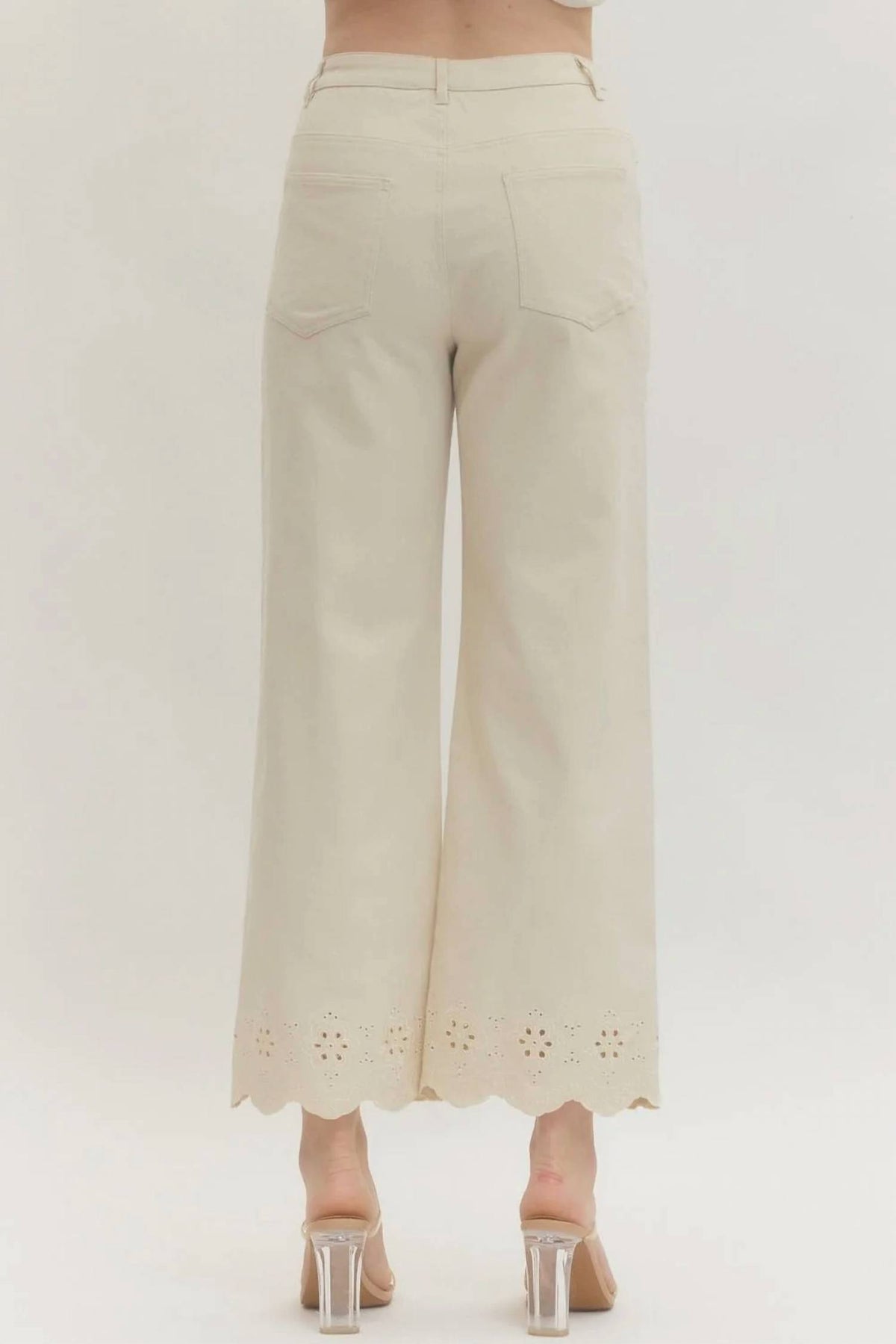 Entro - Eyelet Trim Ankle Pants