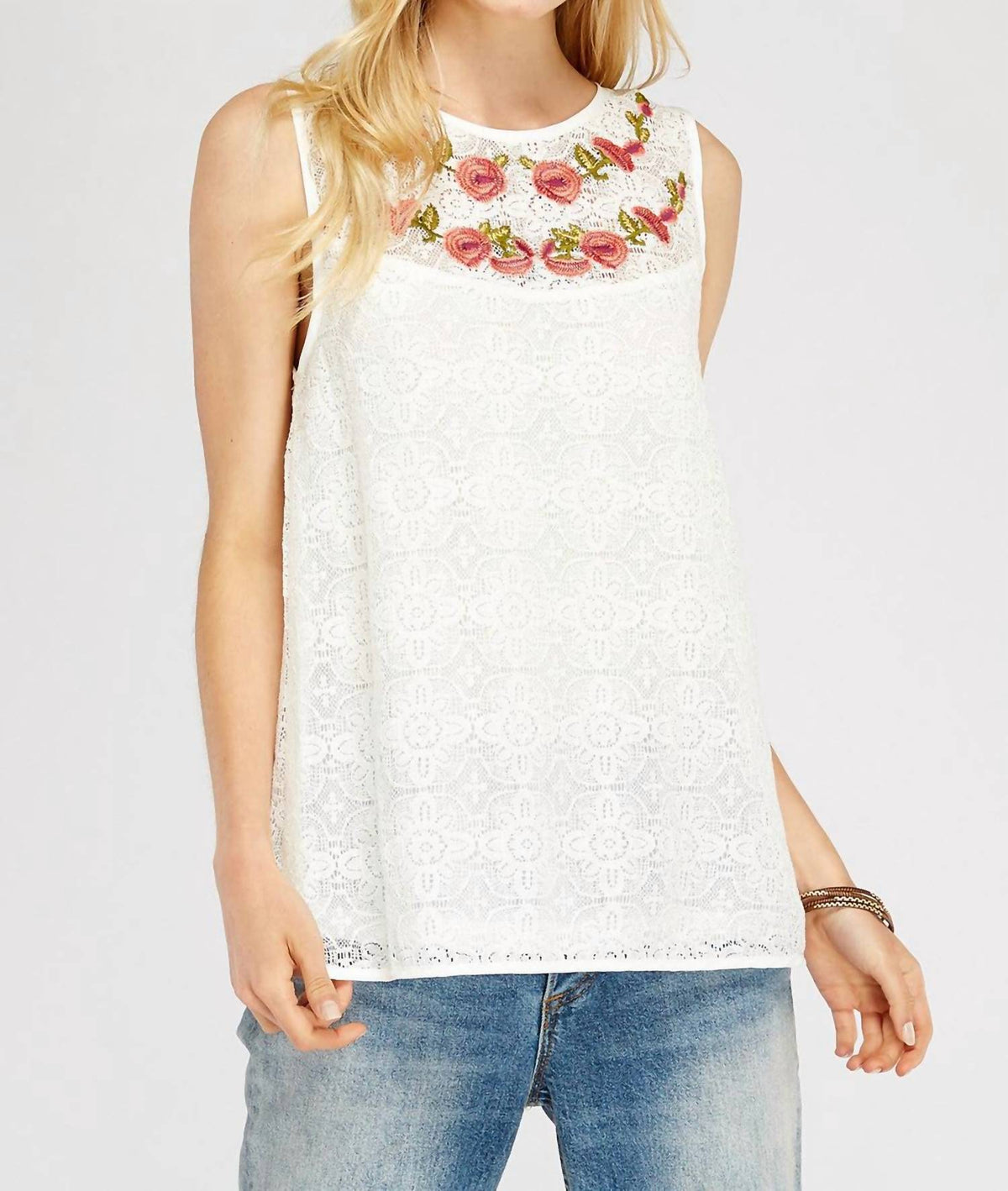 Entro - Floral Embroidered Lace Top
