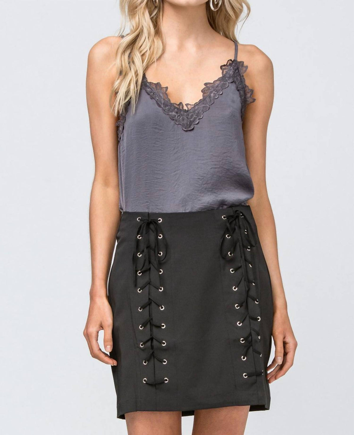 Entro - High Waist Grommet Mini Skirt
