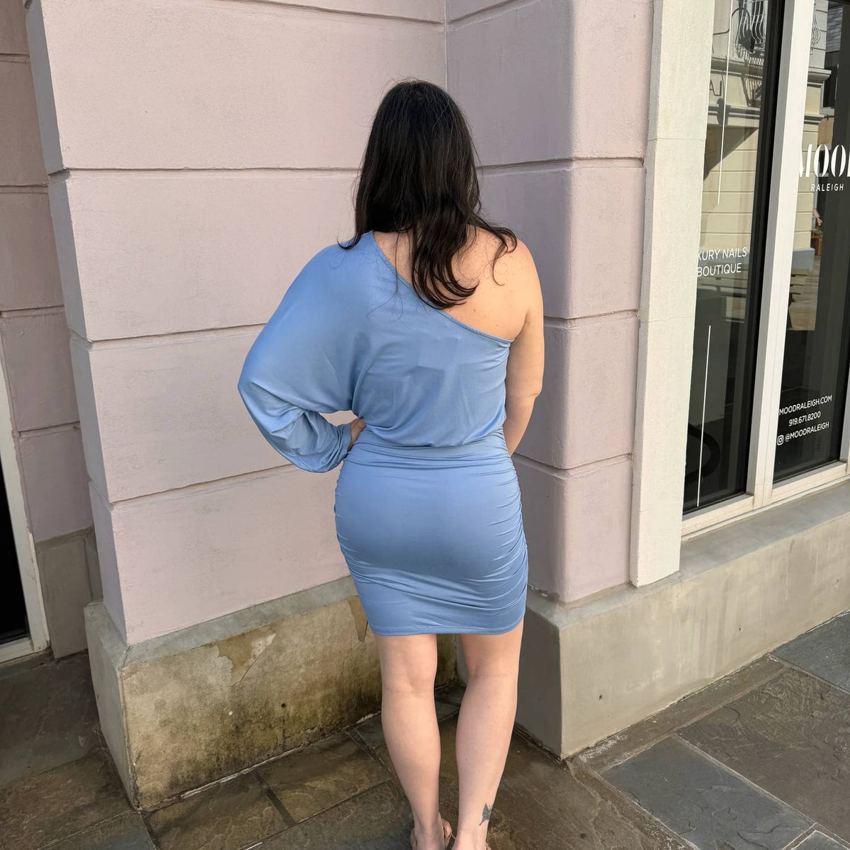 Entro - Solid One Shoulder Long Sleeve Dress