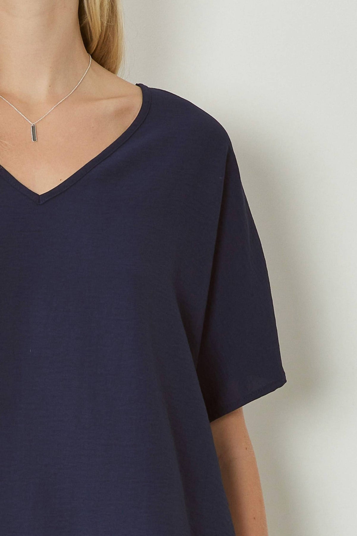 Entro - Solid V-neck Top