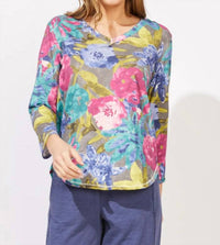 Escape By Habitat - Botanical Blooms Hilo V Tee