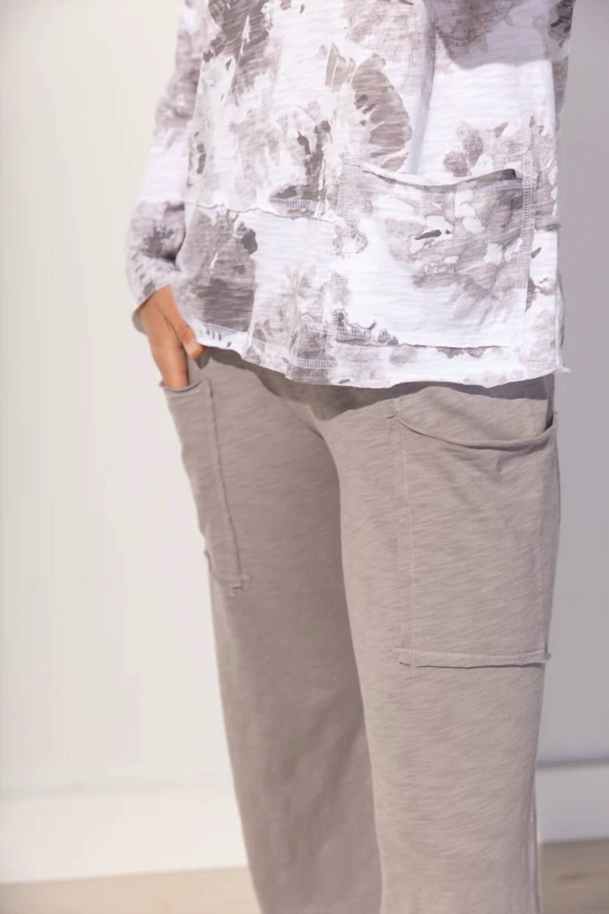 Escape - Sunburst Cotton Pocket Pullover