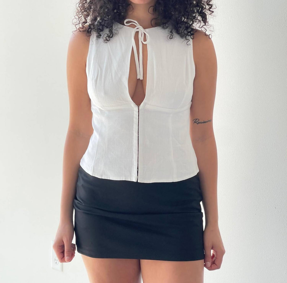 Et Clet - Linen Blend Front Keyhole Top
