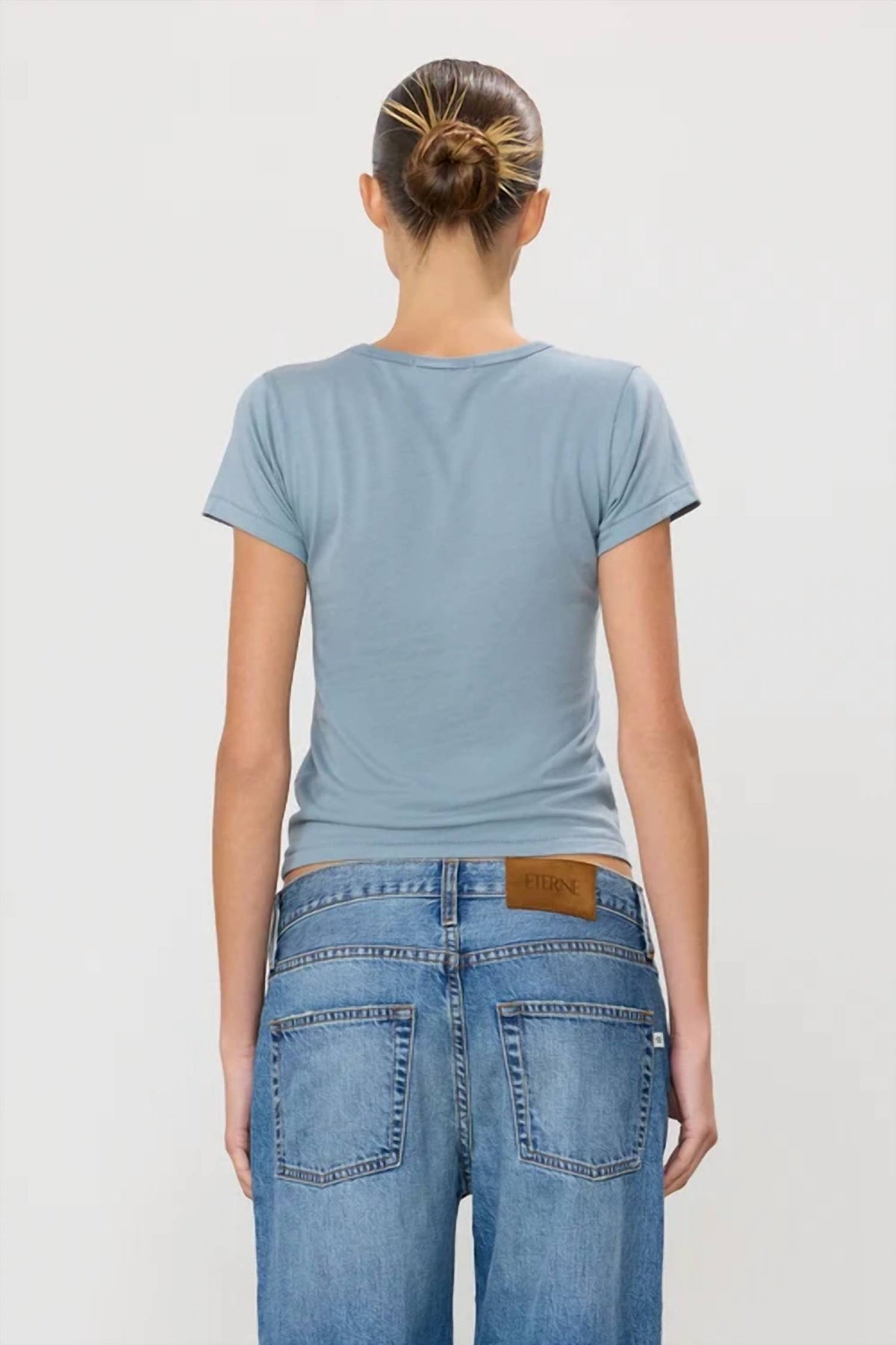 Eterne - Fitted Crewneck Tee