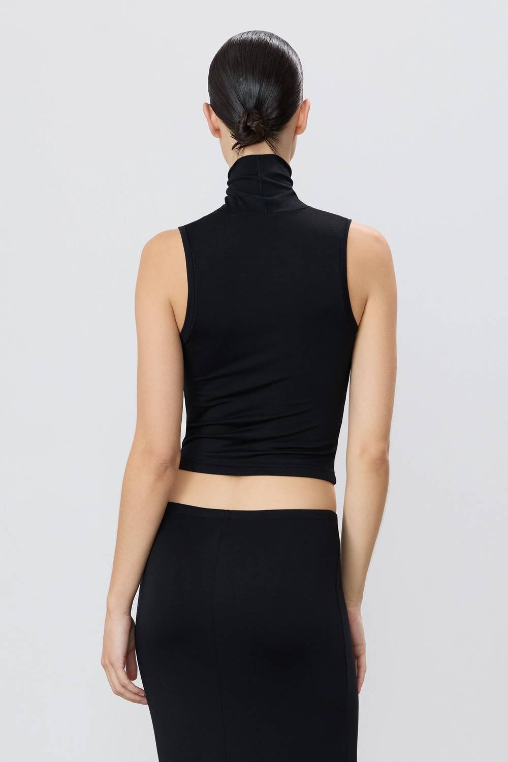 Eterne - Harlow Slightly Cropped Top