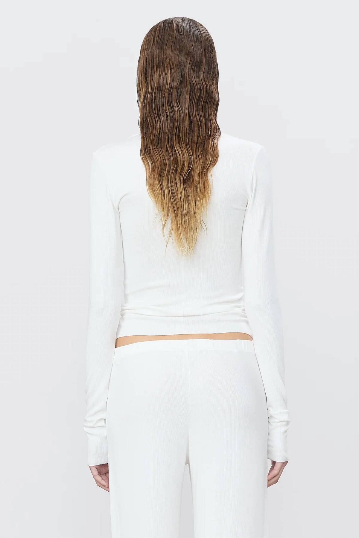 Eterne - Long Sleeve V-neck Top