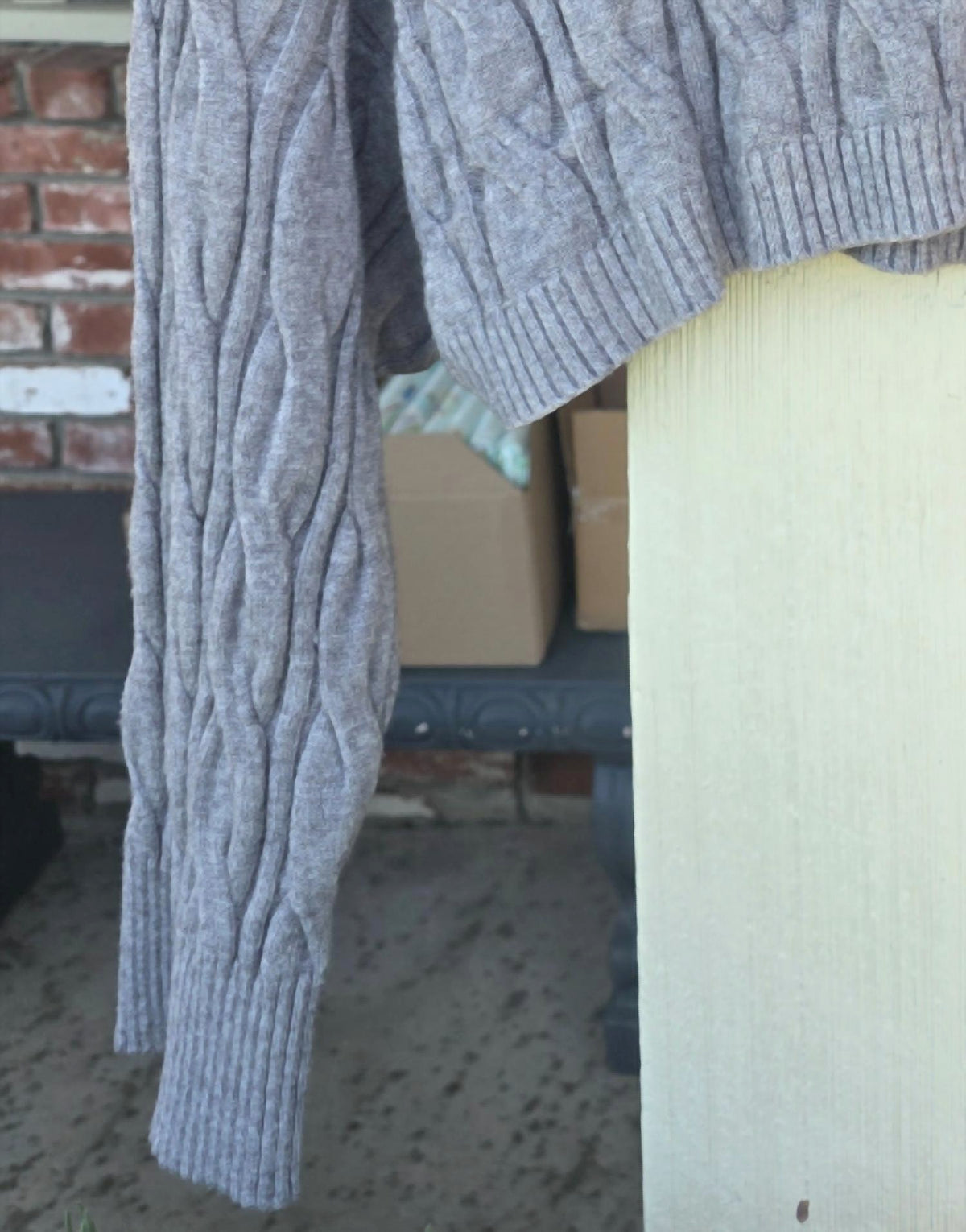 Eternelle - Women's Cropped Sweater