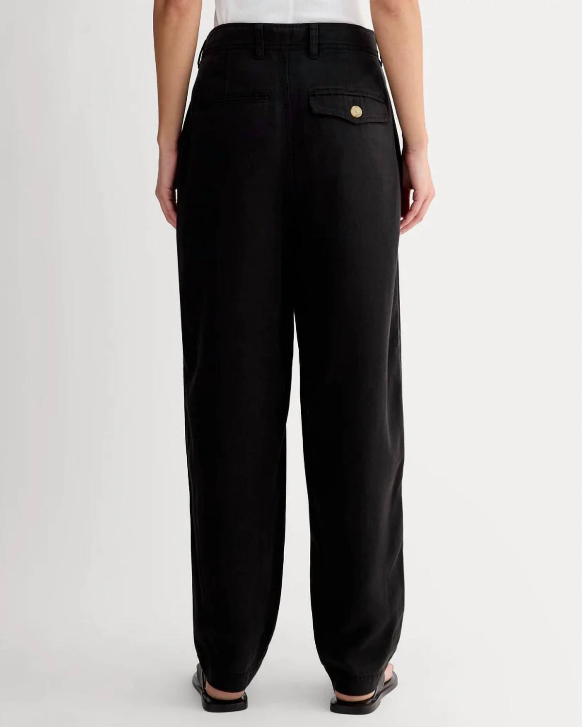 Everlane - The Relaxed Buttersoft Chino Pants