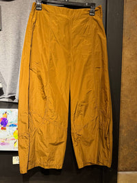 Eversassy - Women's Cropped Pant