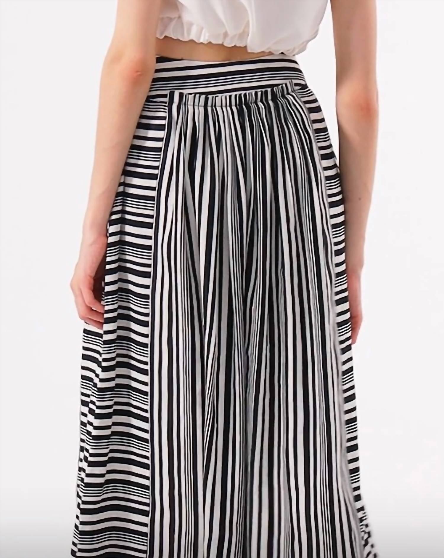 Exquise - Pleated Midi Skirt - black - clothing - knee - length - skirts