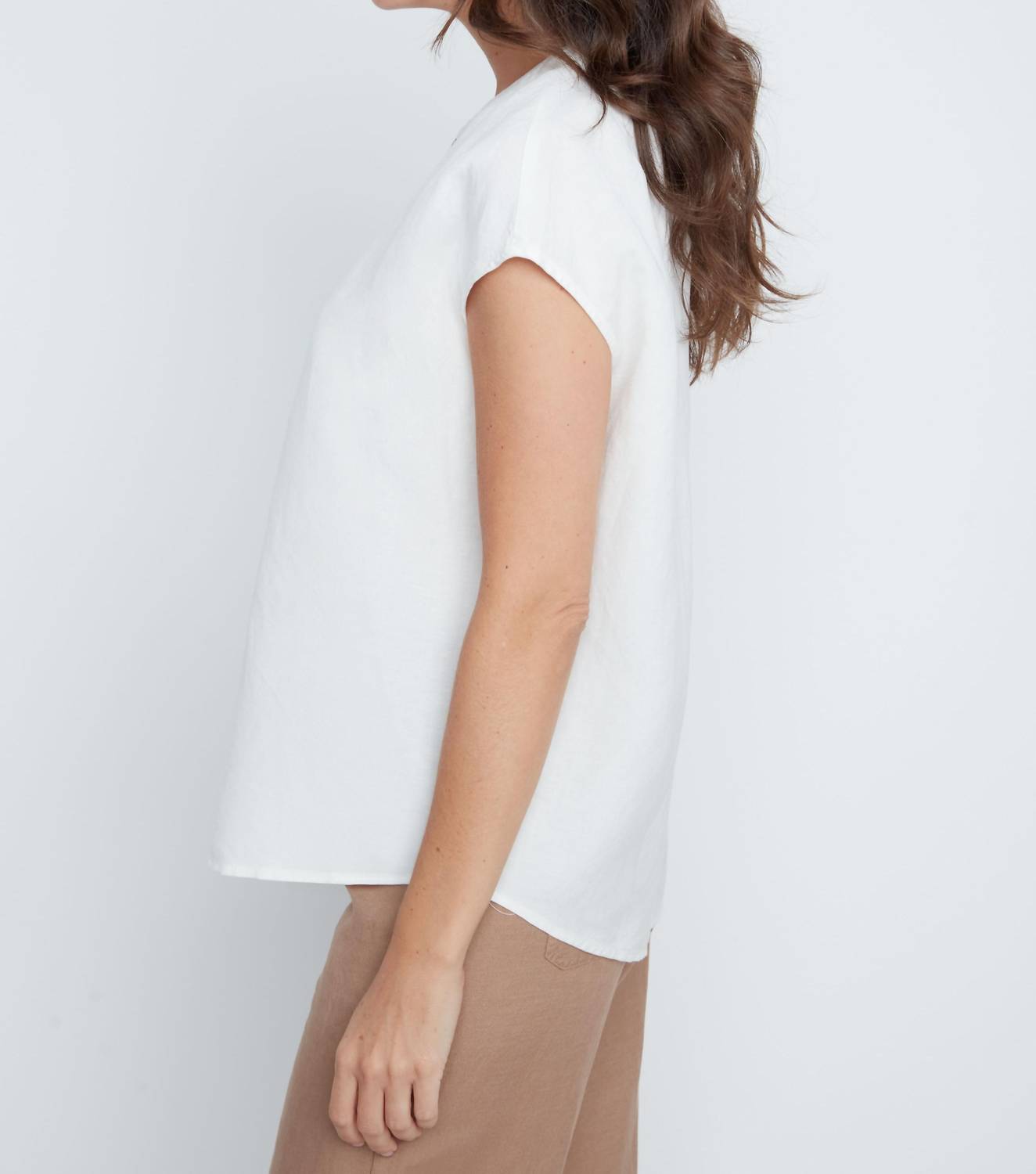 Renuar Blush Breeze Linen Top in creme - women's blouse - detail view