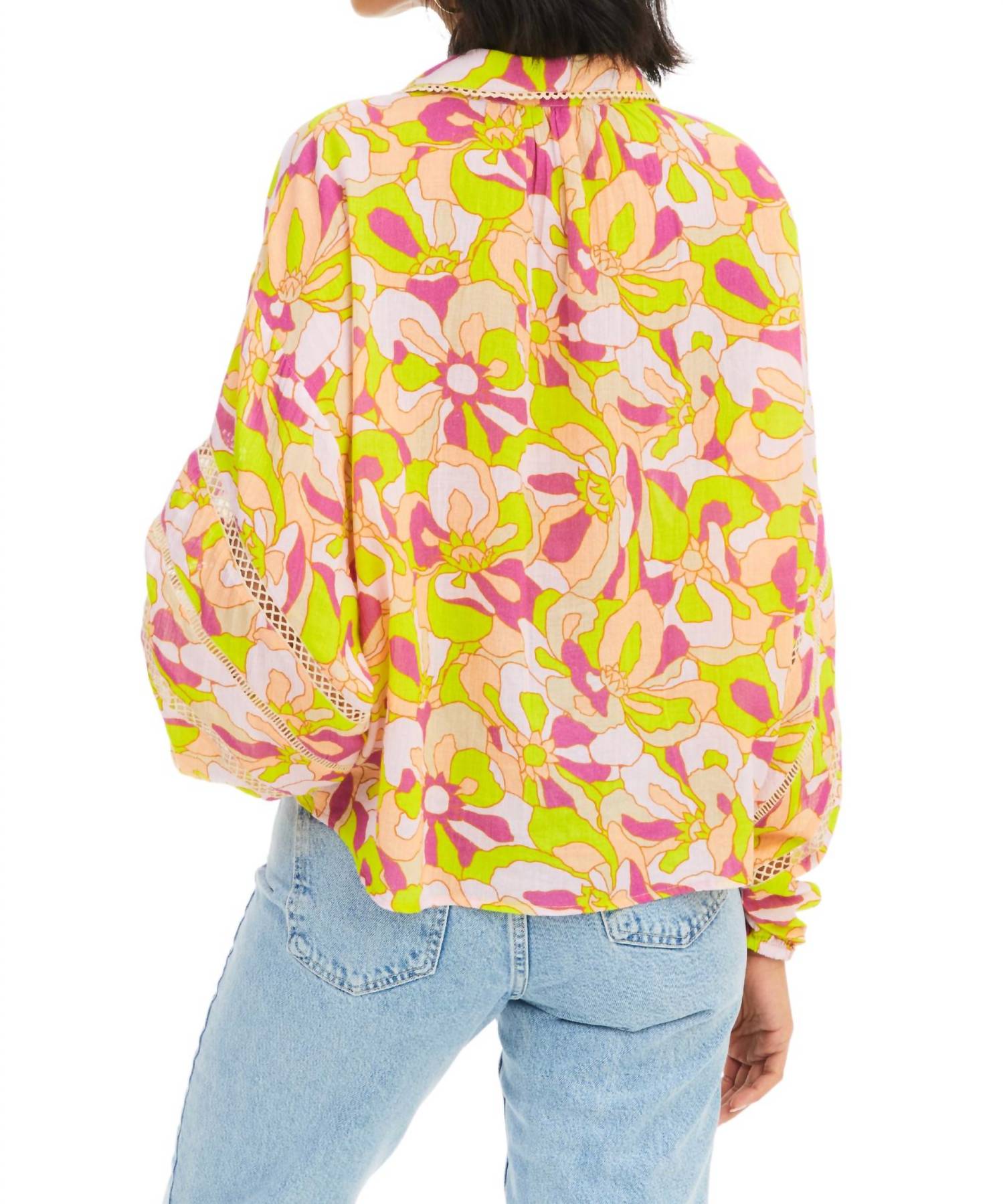 ALLISON NEW YORK Lilian Blouse in tropical flowers - women's blouse - detail view