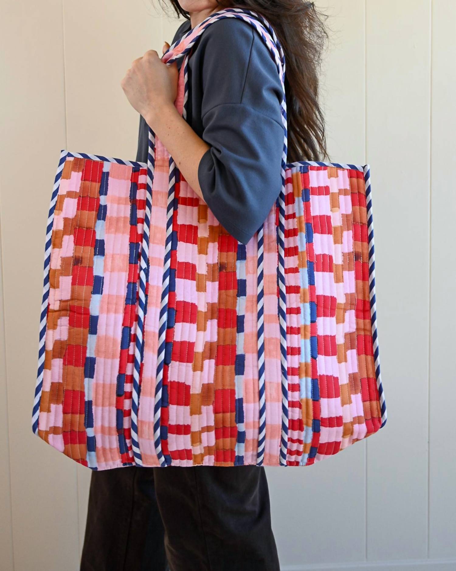 Frnch - Women's Evans Tote Bag