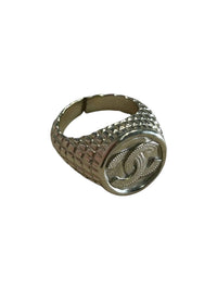 Chanel - Women's Logo Signet Ribbed Coin Ring