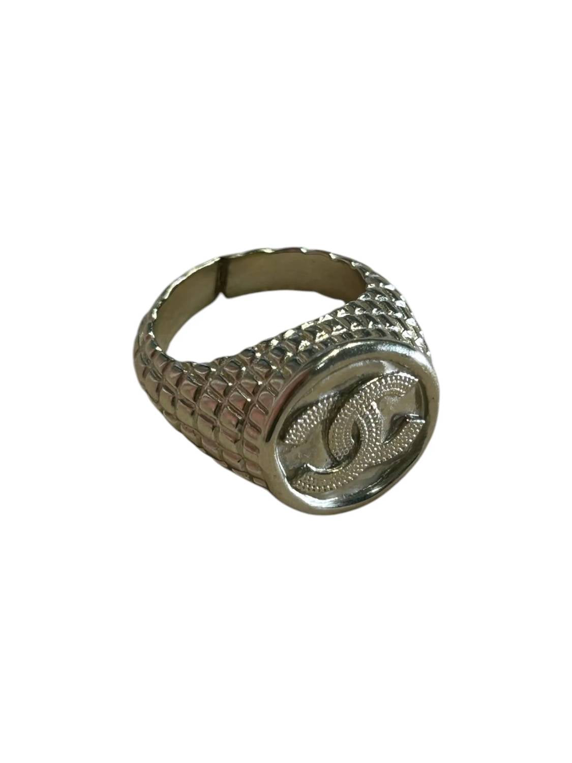 Chanel - Women's Logo Signet Ribbed Coin Ring