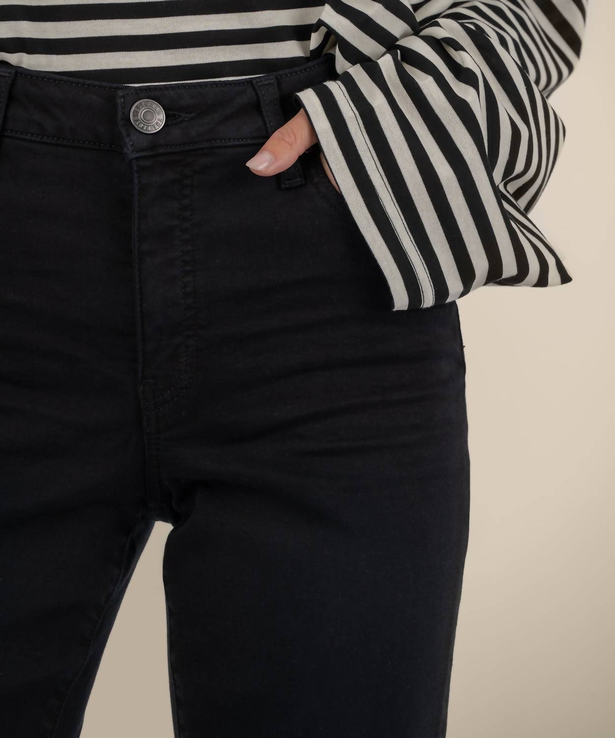KUT FROM THE KLOTH Kelsey High Rise Ankle Flare Jeans With Raw Hem in black - women's jeans - view 4