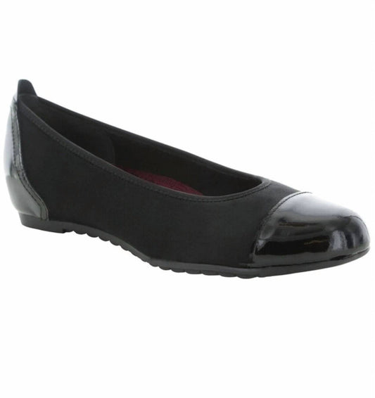 Munro - Women's Henlee Flats