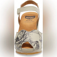 OnFoot Women's Floral Sandal in hielo ice - women's sandal - detail view
