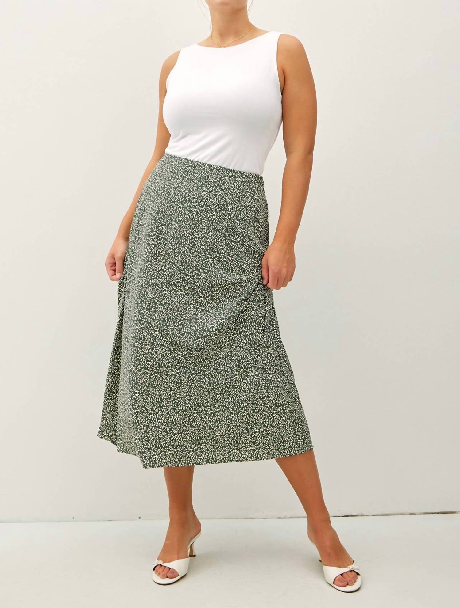 Be Cool - Floral Print Midi Skirt - Plus