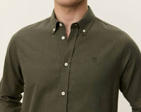 Les Deux Desert Regular Long Sleeve Shirt in olive night - men's shirt - detail view